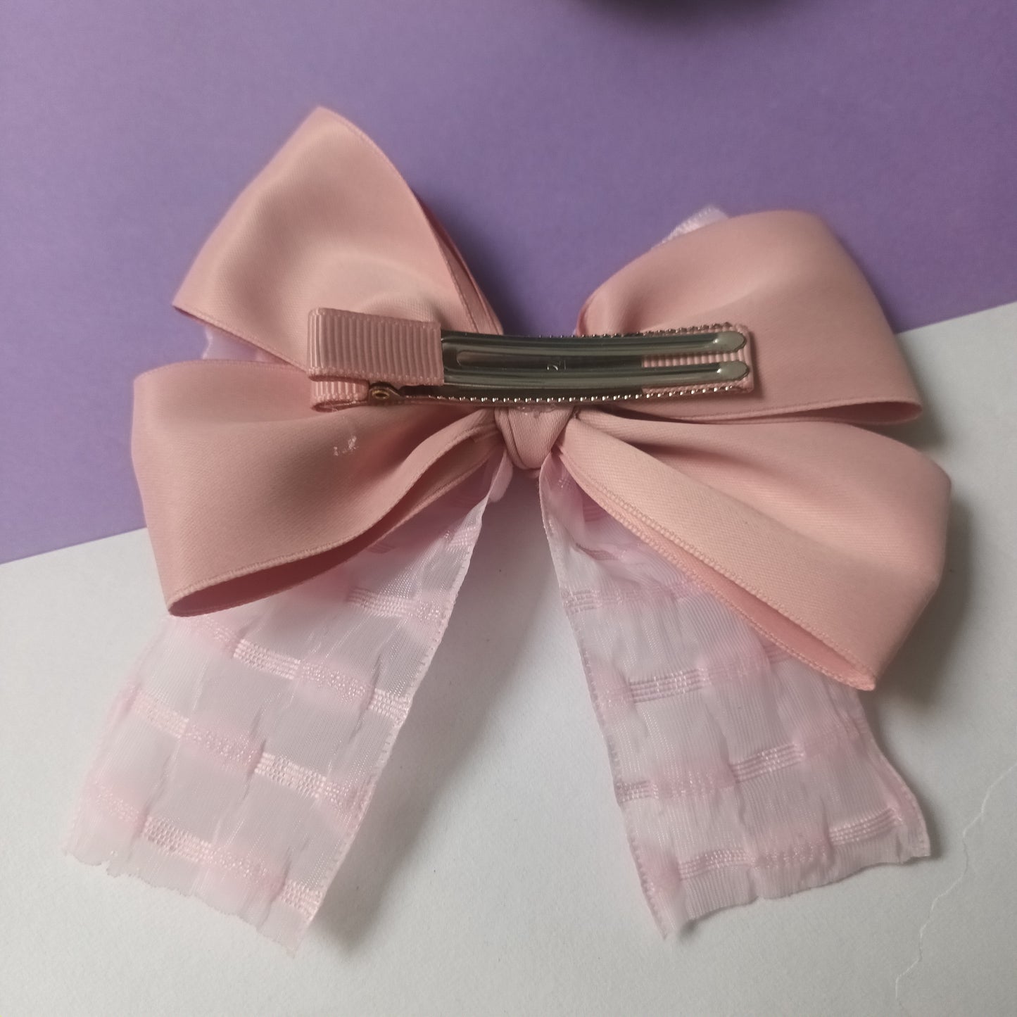 Aksa pastel pink crush bow aligator pin