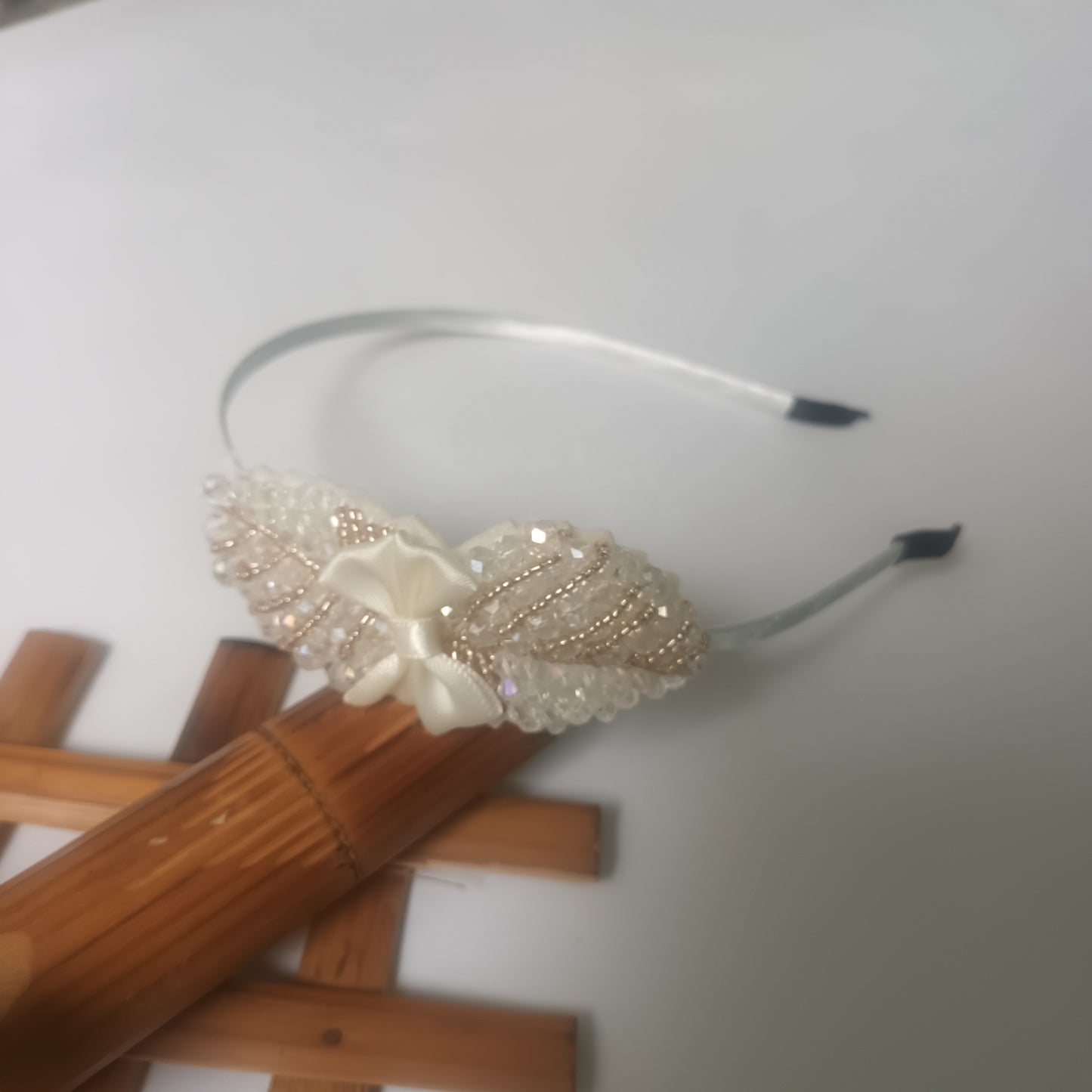 SABIQA WHITE Leaf crystal head band