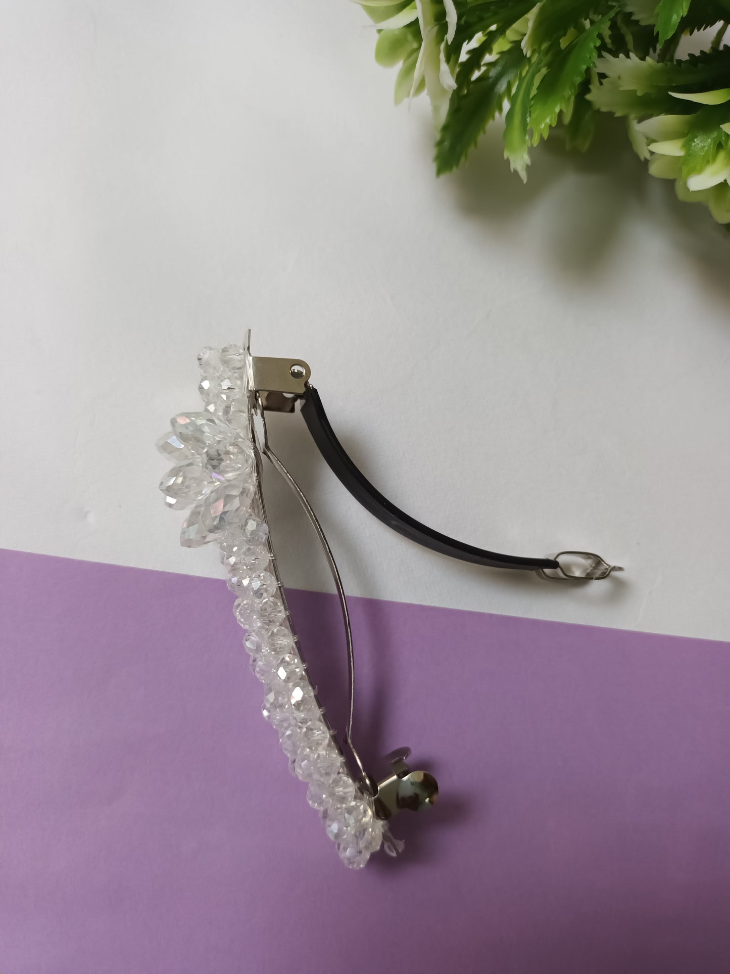 RIYA White Sparkling crystal back clips