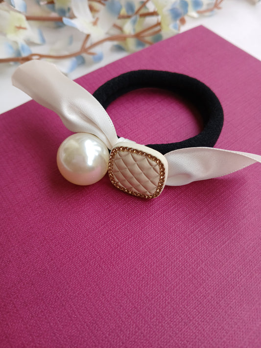 NABA  Cream Satin Pearl Rubber Band