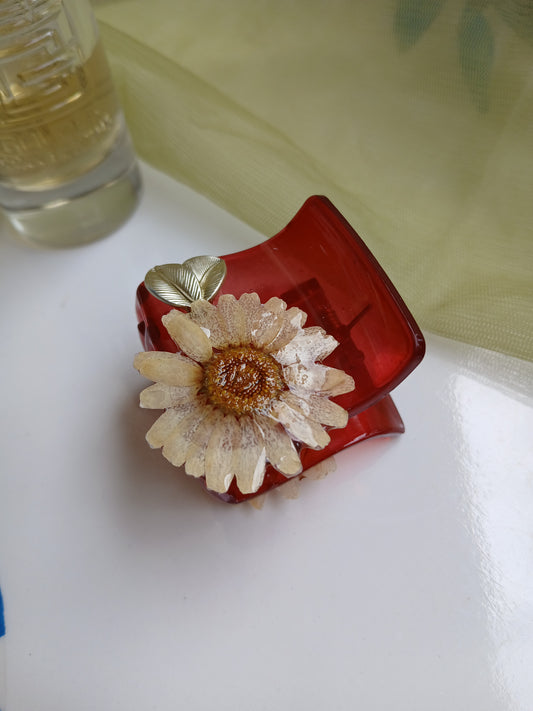 AASHNA Red Real Daisy Flower Acrylic Clutcher