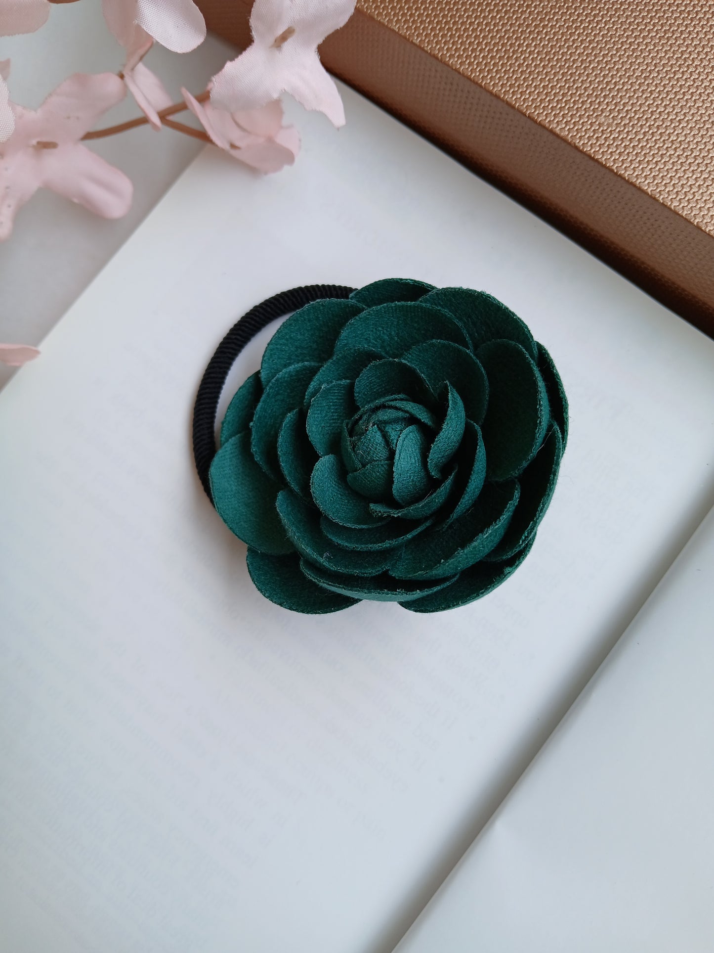 LAIBA Green ROSE Flower Rubber Band