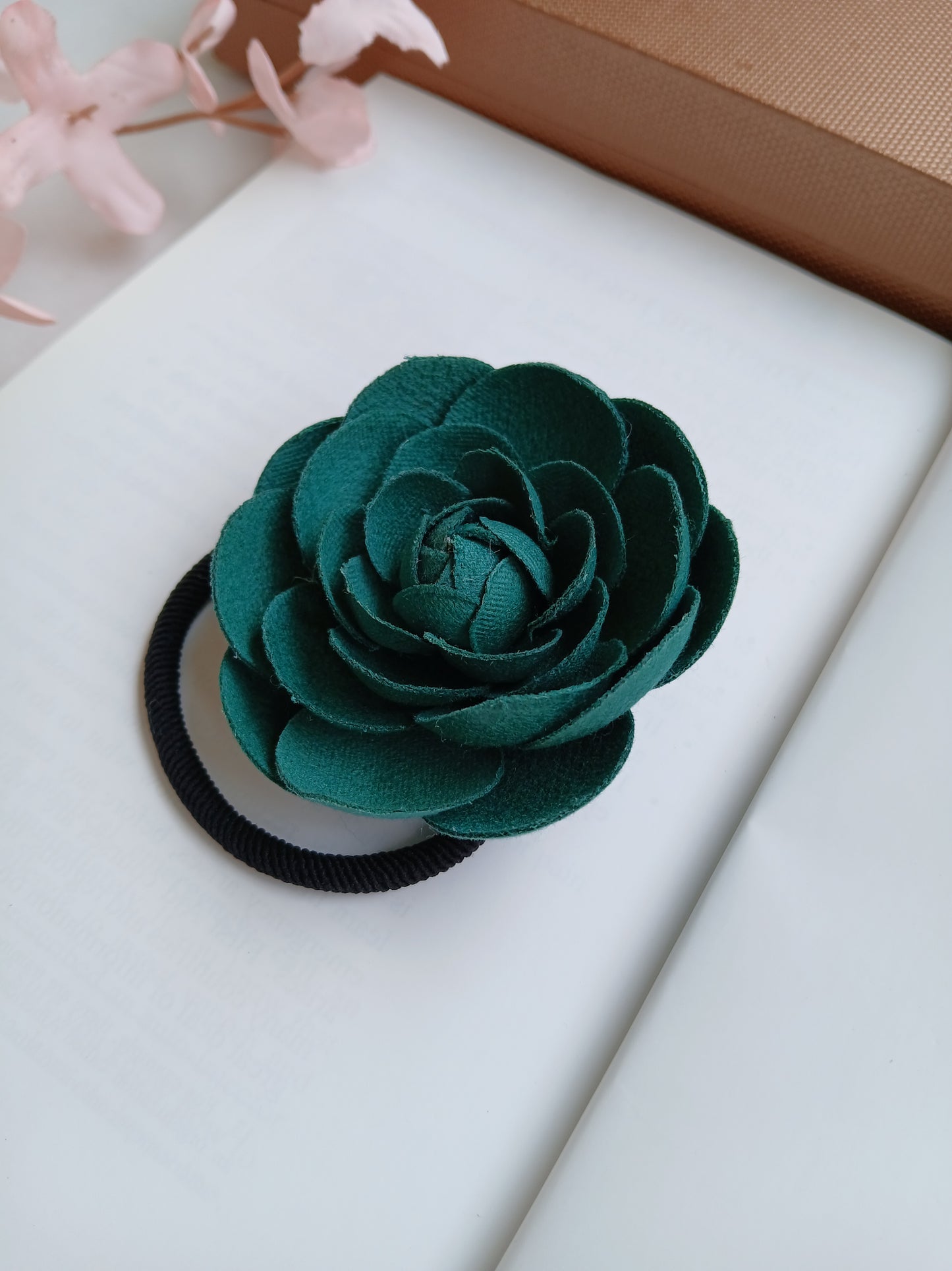 LAIBA Green ROSE Flower Rubber Band