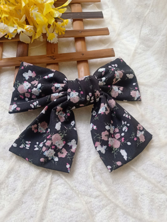 AAYAT black printed bow black clip