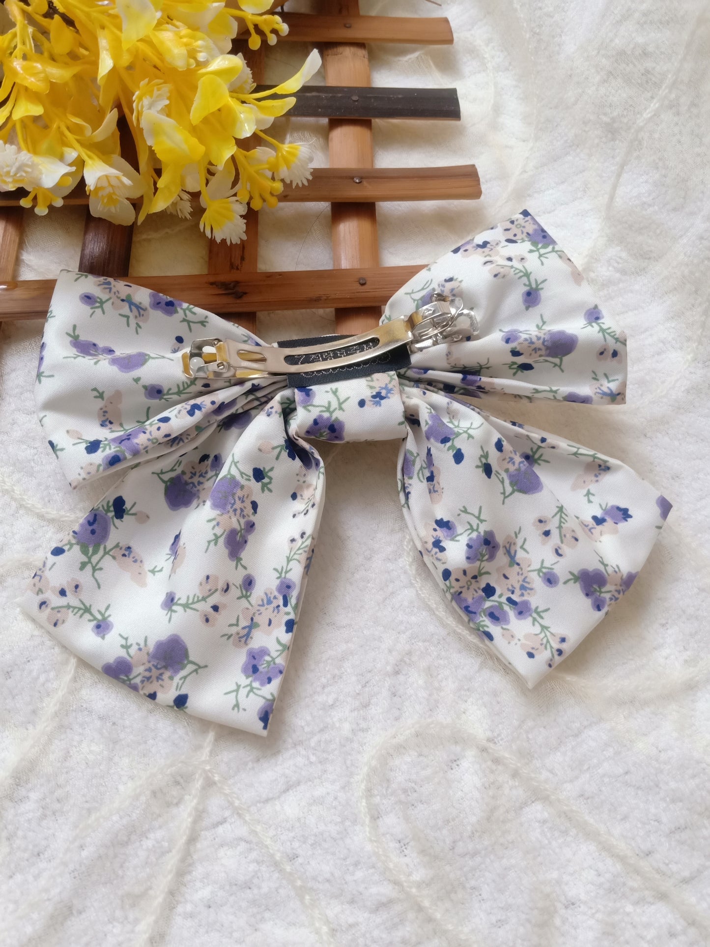 AAYAT white printed bow black clip