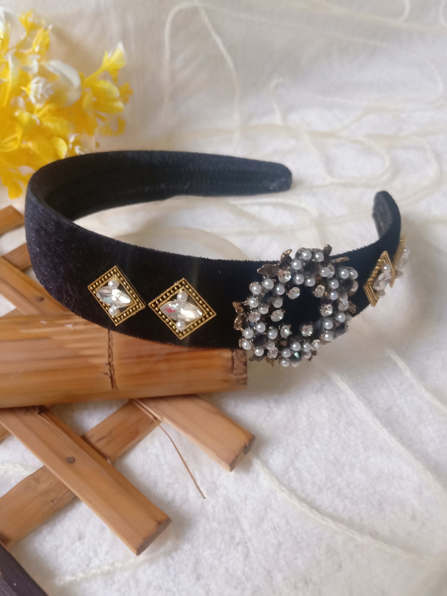 Urwa black velvet head band