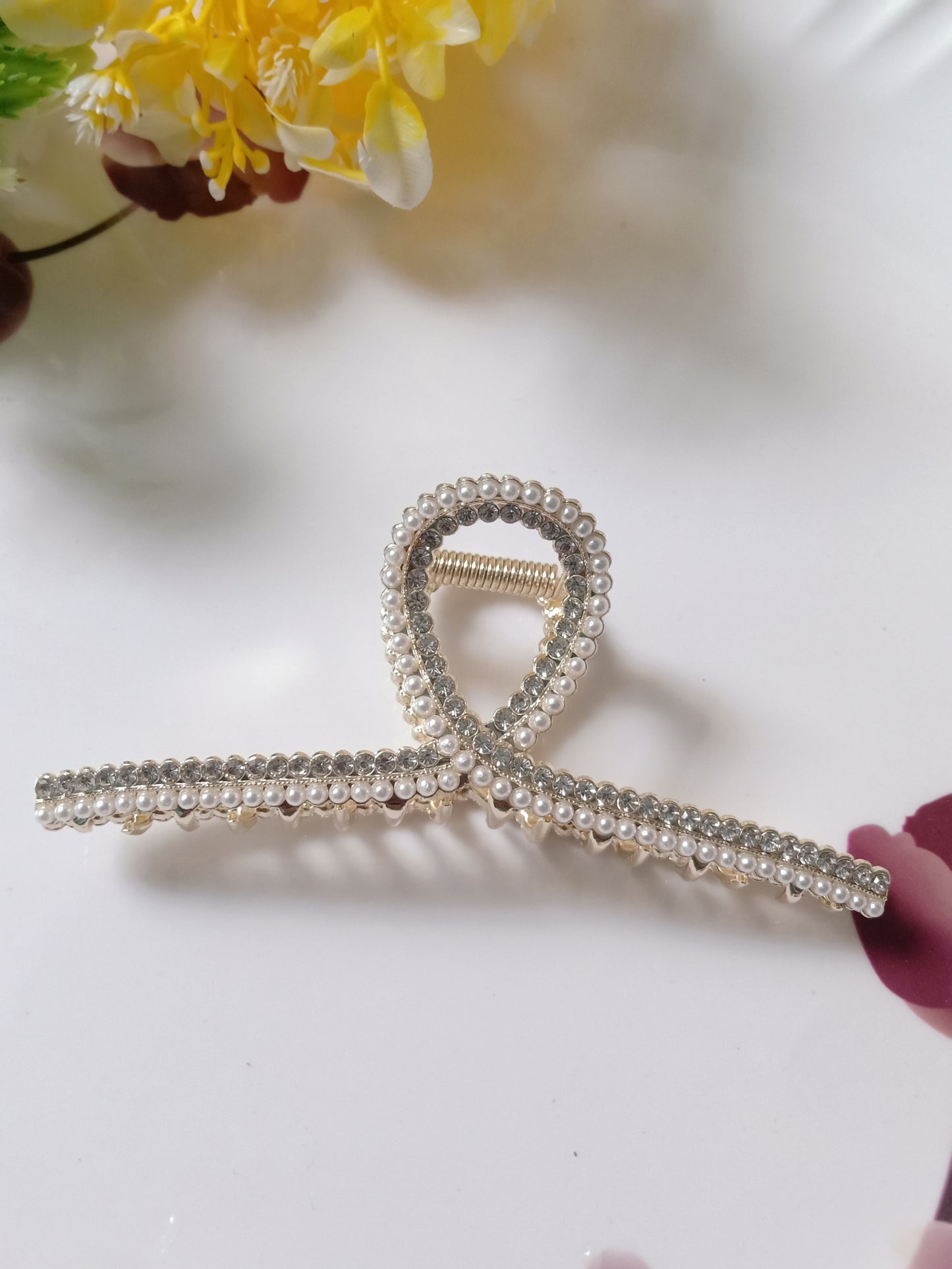 MIZNA Pearl-Stone Infinity Claw Clip