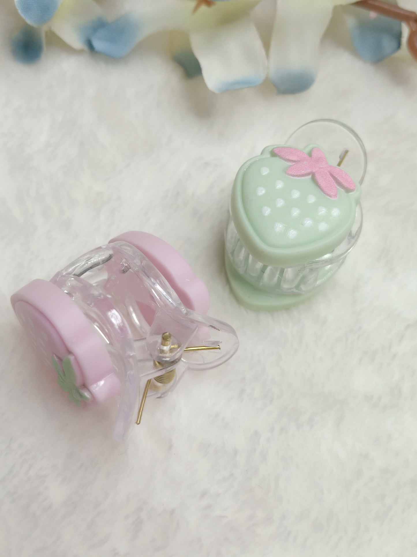 TOFA Mini Strawberry Acrylic Claw Clips