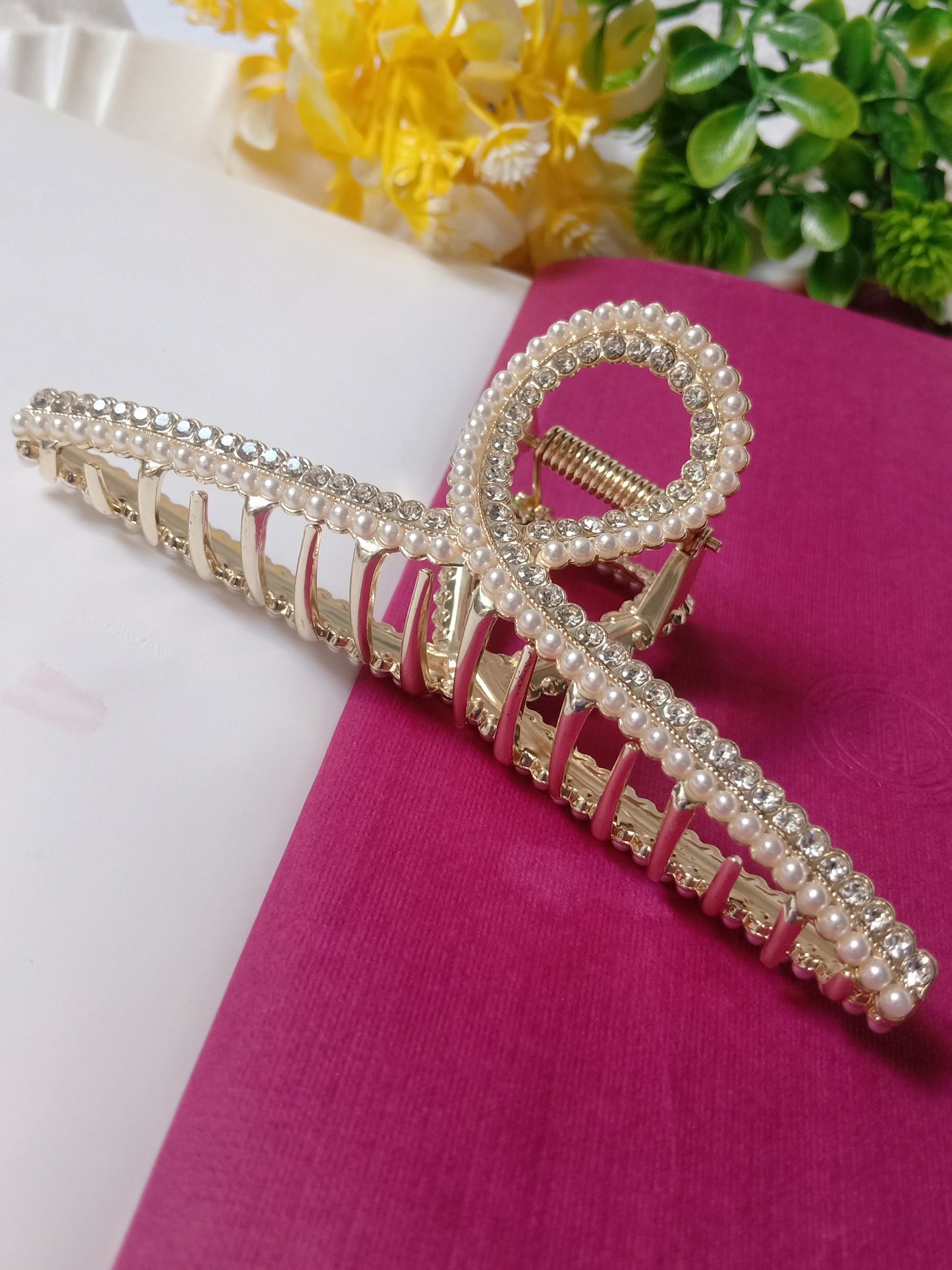 MIZNA Pearl-Stone Infinity Claw Clip