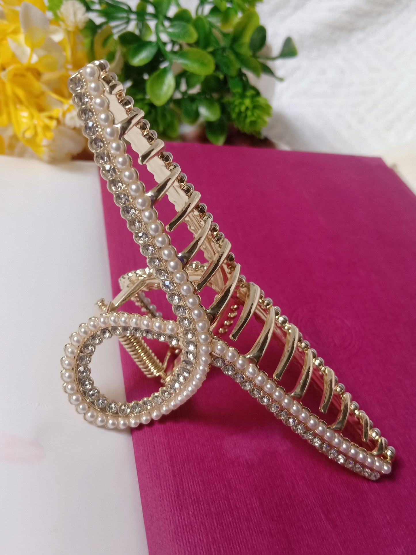 MIZNA Pearl-Stone Infinity Claw Clip