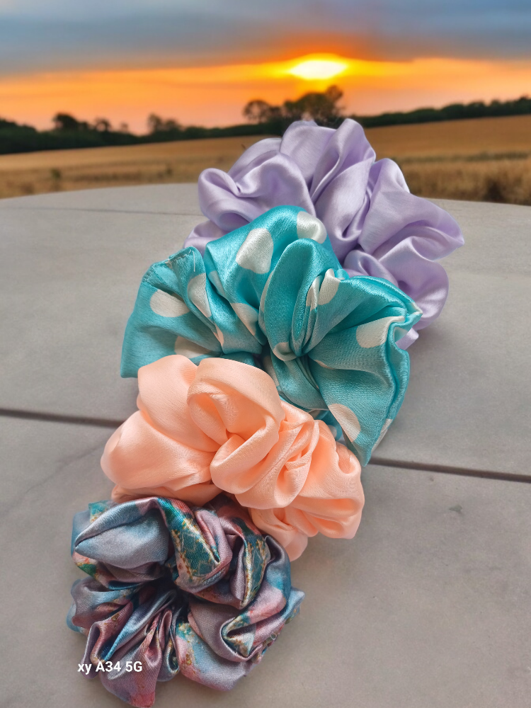 AAMER  Satin scrunchies