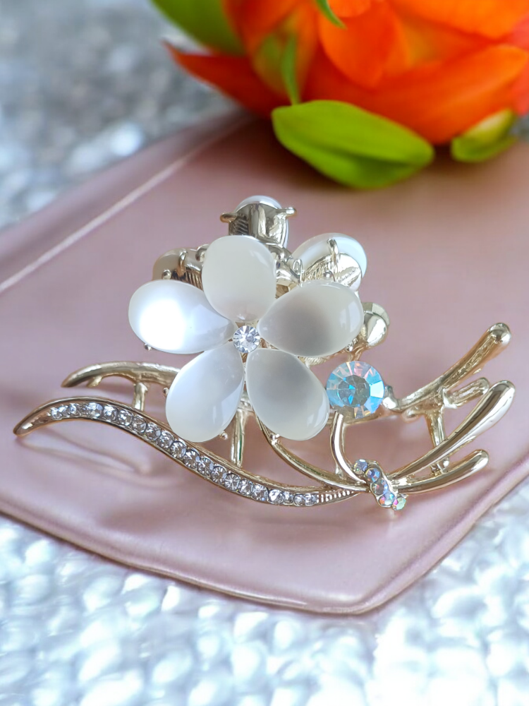 ASIYA White Rhinestone Flower Metal Clutcher